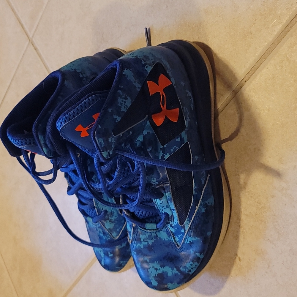 COPY - Under Armour Basketball Shoes Girls or Boys Size 2.5
